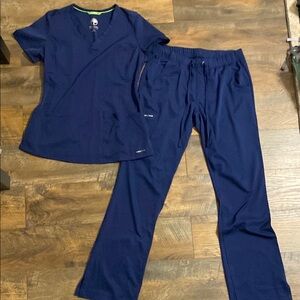 Healing Hands HH Works Navy Blue Scrub Set - Brand new without tags XS